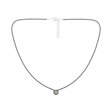 Collar Diamantes 1 Cuadrado Negro Corto Gris